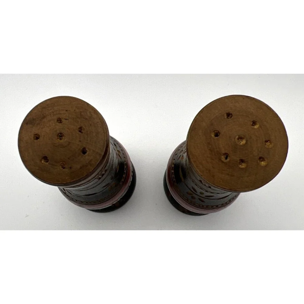 Vintage Salt/Pepper Shakers From Mexico Wooden, is Some Cracking